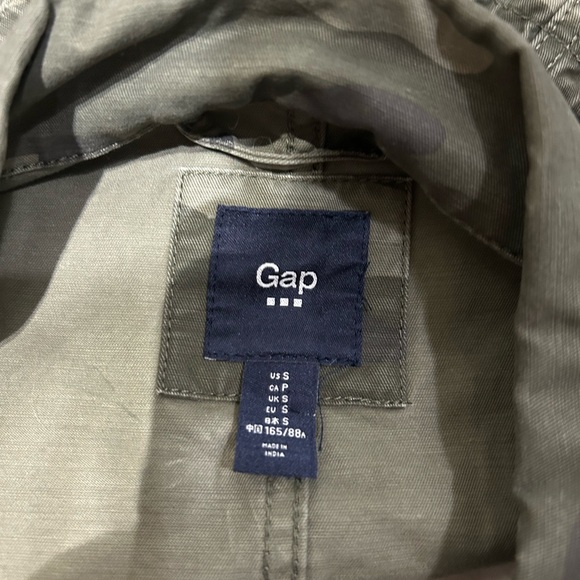 SALE 💙 GAP 💙 camo utility jacket size S - Picture 6 of 6